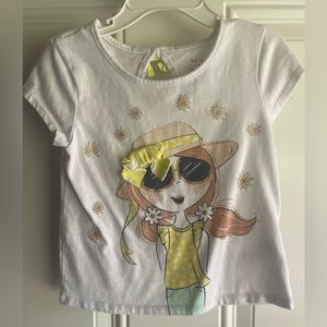 Size 5-6 shirt. Super cute! Smoke and pet free!!